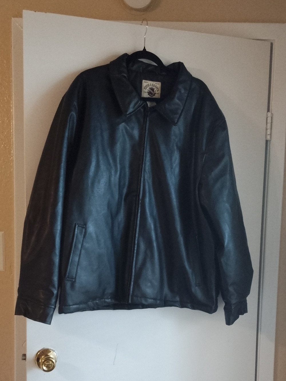 Men's Black Leather Bomber Jacket - Classic Zip Front